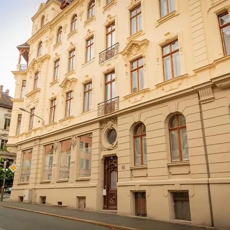 Lesprit De - Stilvolle Altbauwohnung Mit Historischem Charme شقة