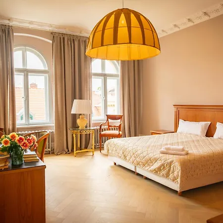 شقة Lesprit De - Stilvolle Altbauwohnung Mit Historischem Charme