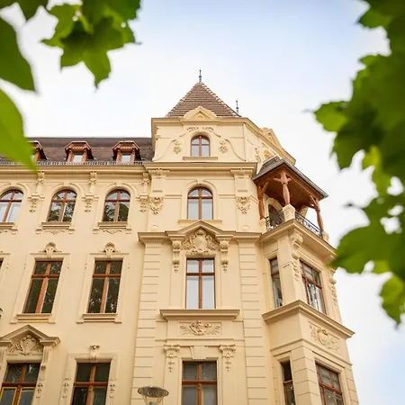 شقة Lesprit De - Stilvolle Altbauwohnung Mit Historischem Charme غورليتز