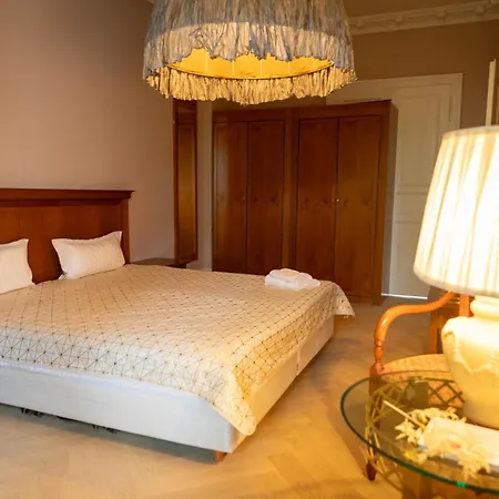 Lesprit De - Stilvolle Altbauwohnung Mit Historischem Charme * غورليتز