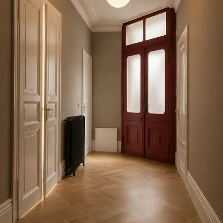 شقة Lesprit De - Stilvolle Altbauwohnung Mit Historischem Charme غورليتز
